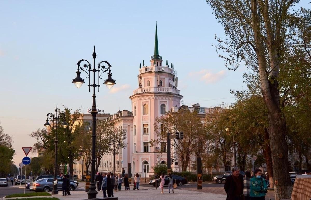 Nadezhda Apartments On The Nauryzbai Batyr 82 Almaty Exterior photo